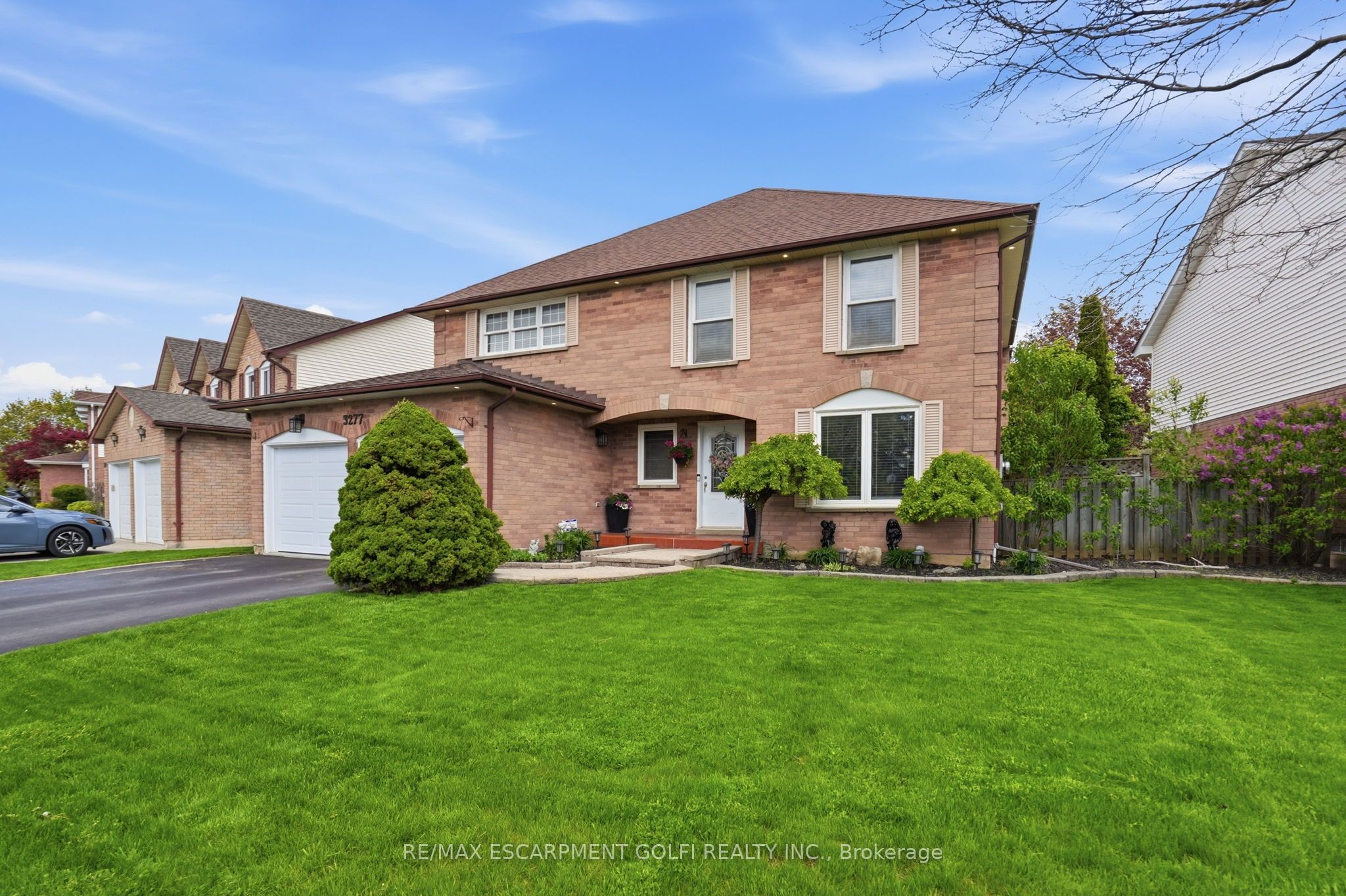 3277 Folkway Drive, Burlington, ON, L7M 3J2 photo 2