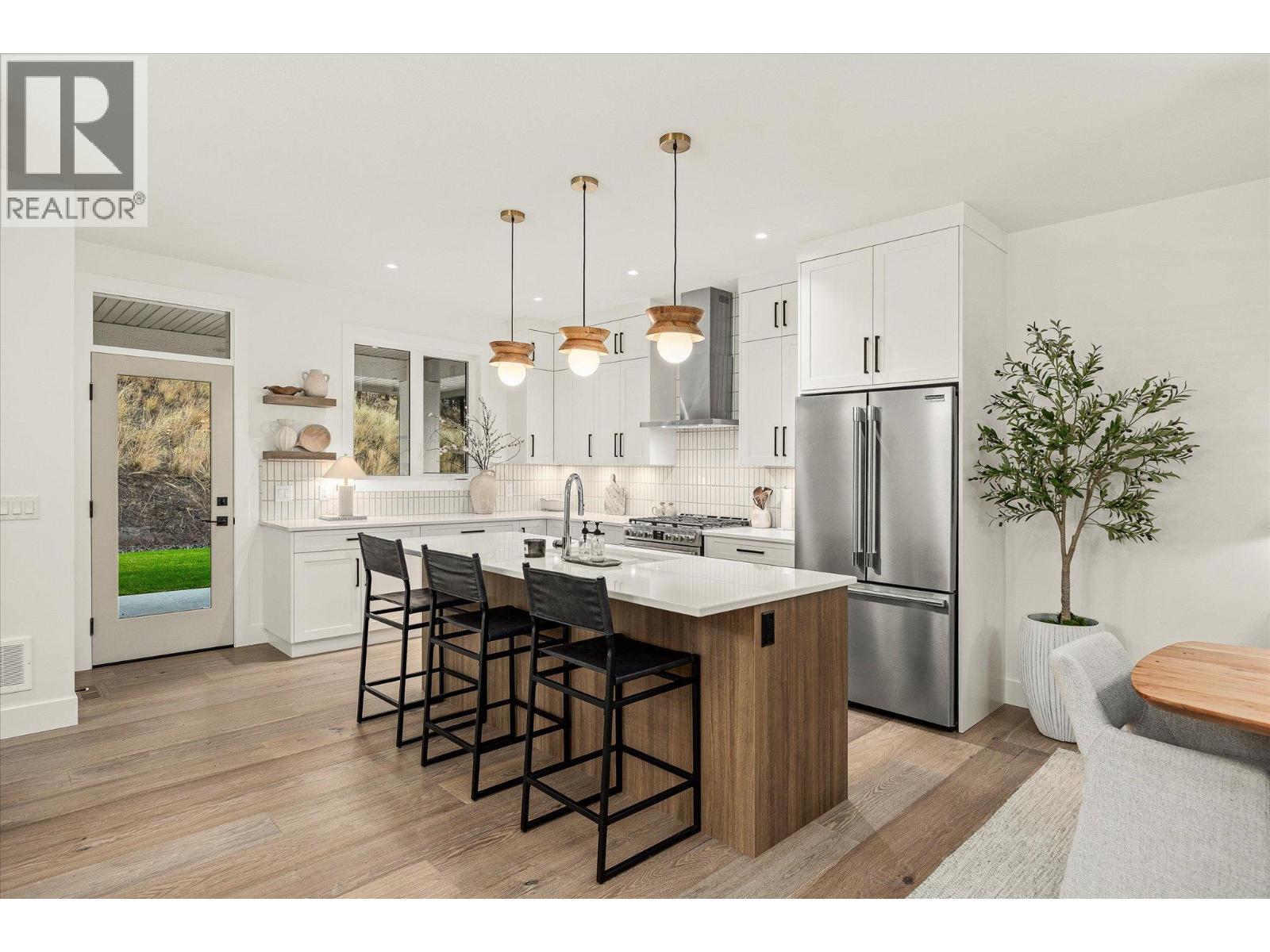 Additional image 4 of 1437 April Springs Court, Kelowna, BC, V1V2C6