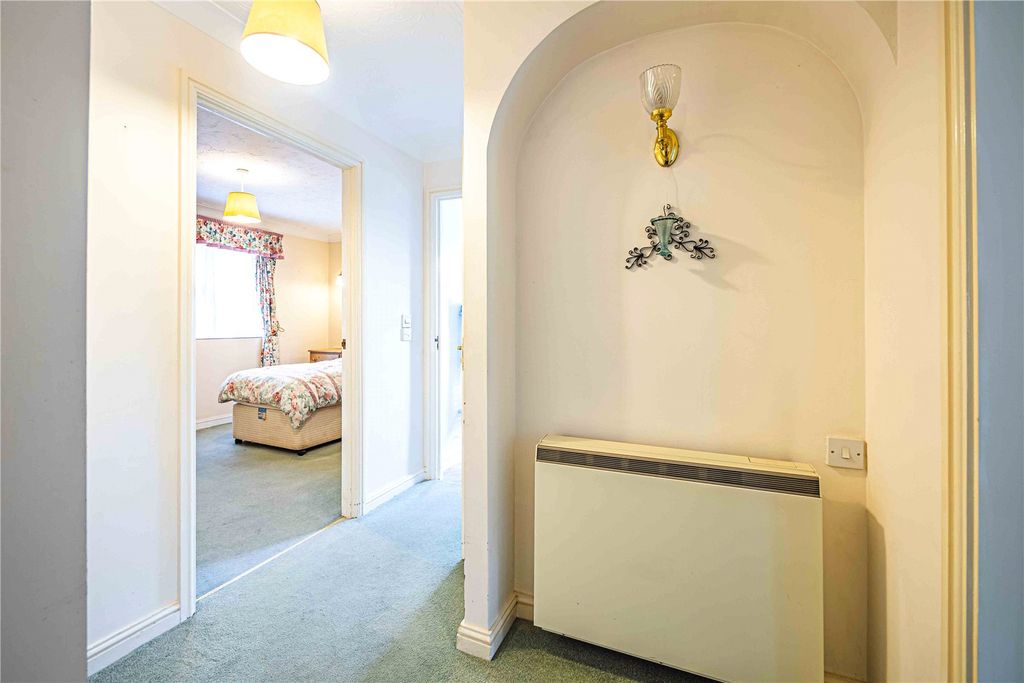 Additional image 10 of 2 bed flat for saleWatling Street, Radlett, Hertfordshire WD7