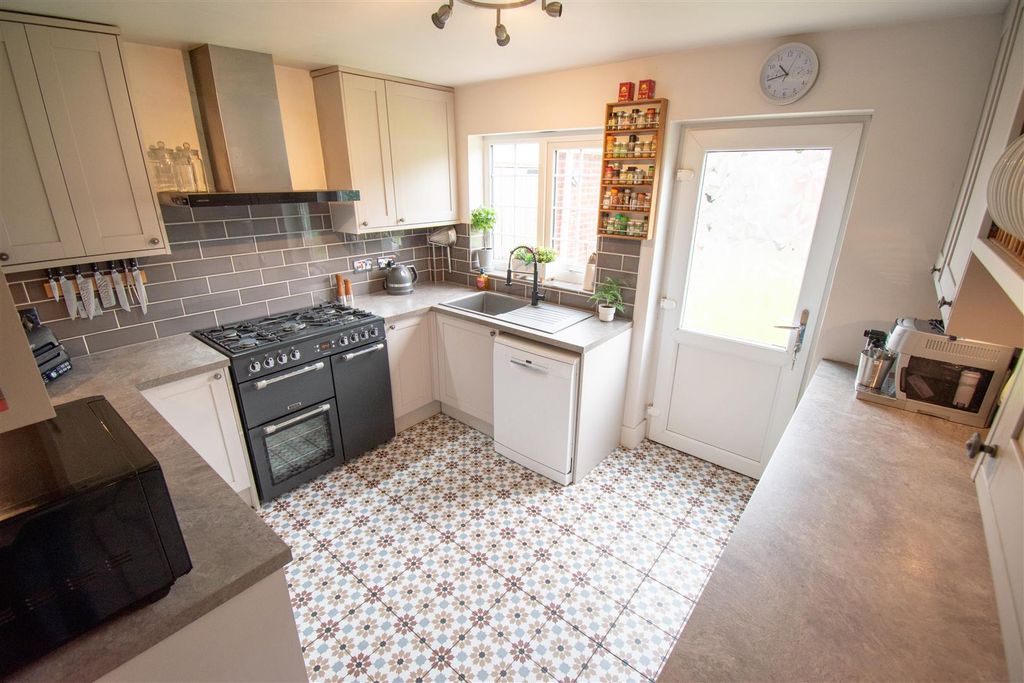 Additional image 7 of 5 bed detached house for saleMilldale Close, Marehay, Ripley DE5
