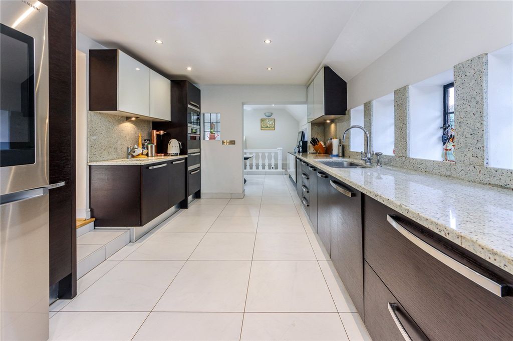Additional image 10 of 5 bed detached house for saleLoom Lane, Radlett, Hertfordshire WD7