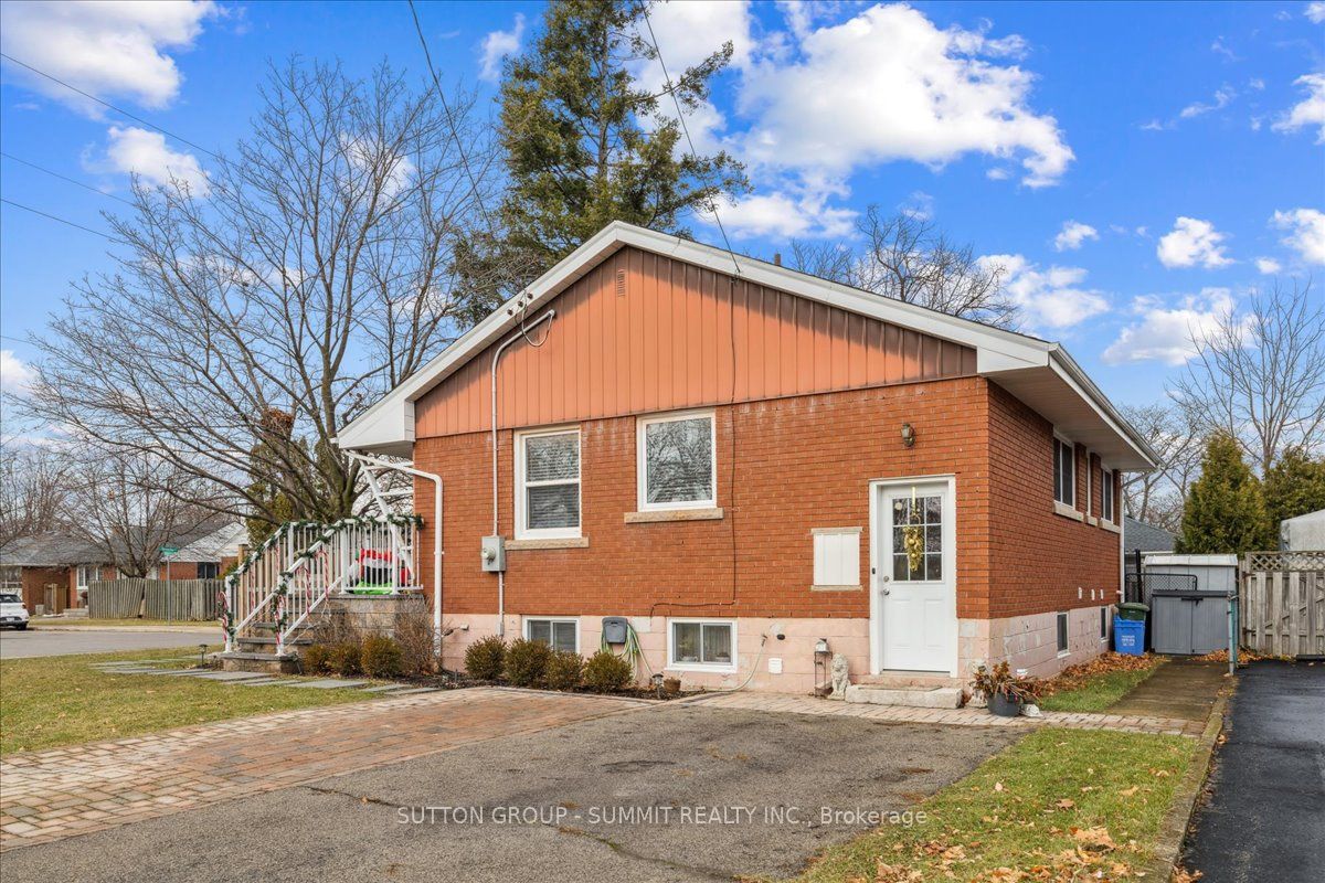 Lower-9 Grenadier Drive, Hamilton, ON, L8T 4C7