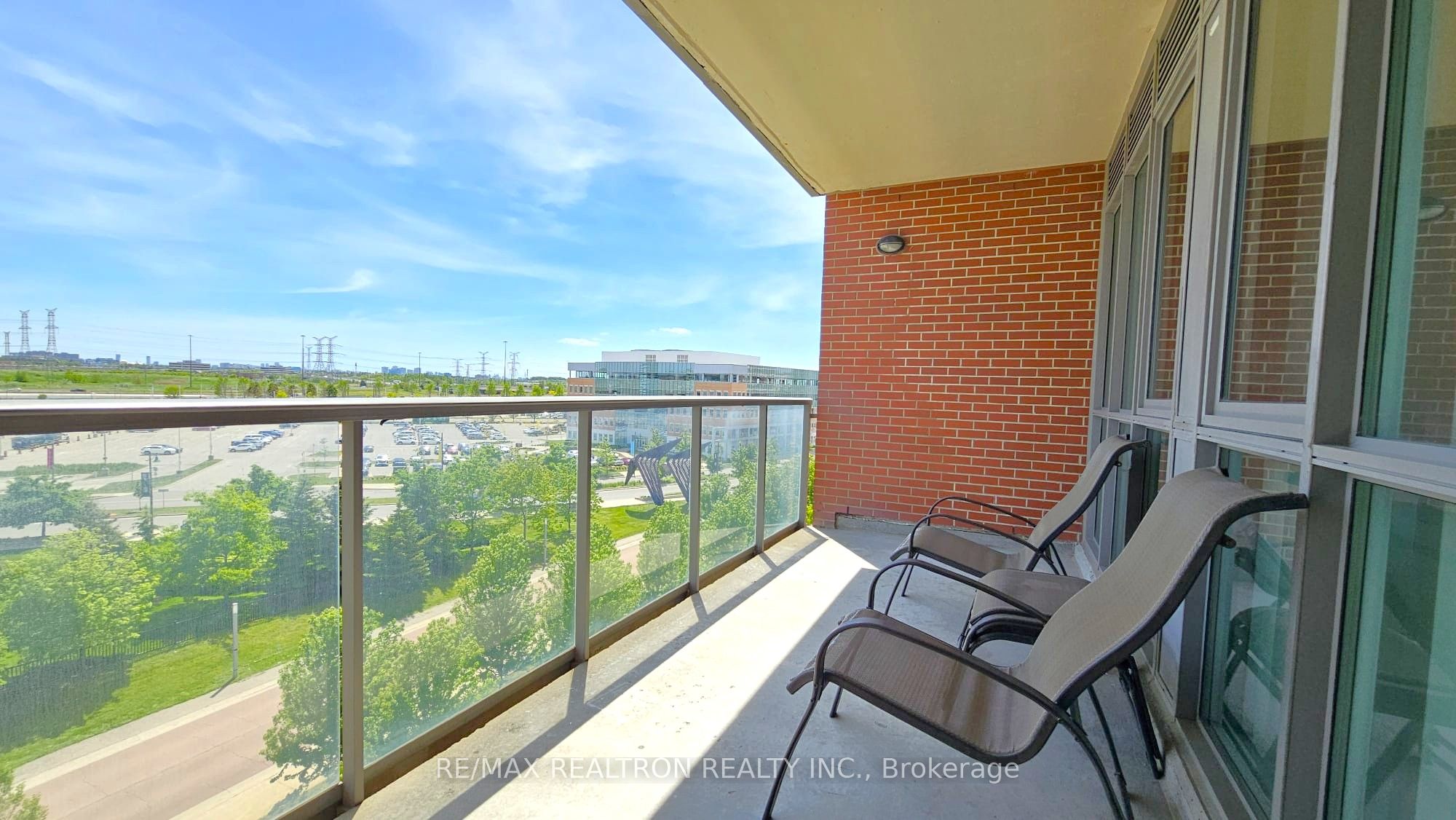 604-39 Upper Duke Crescent, Markham, ON, L6G 0B8 photo 2