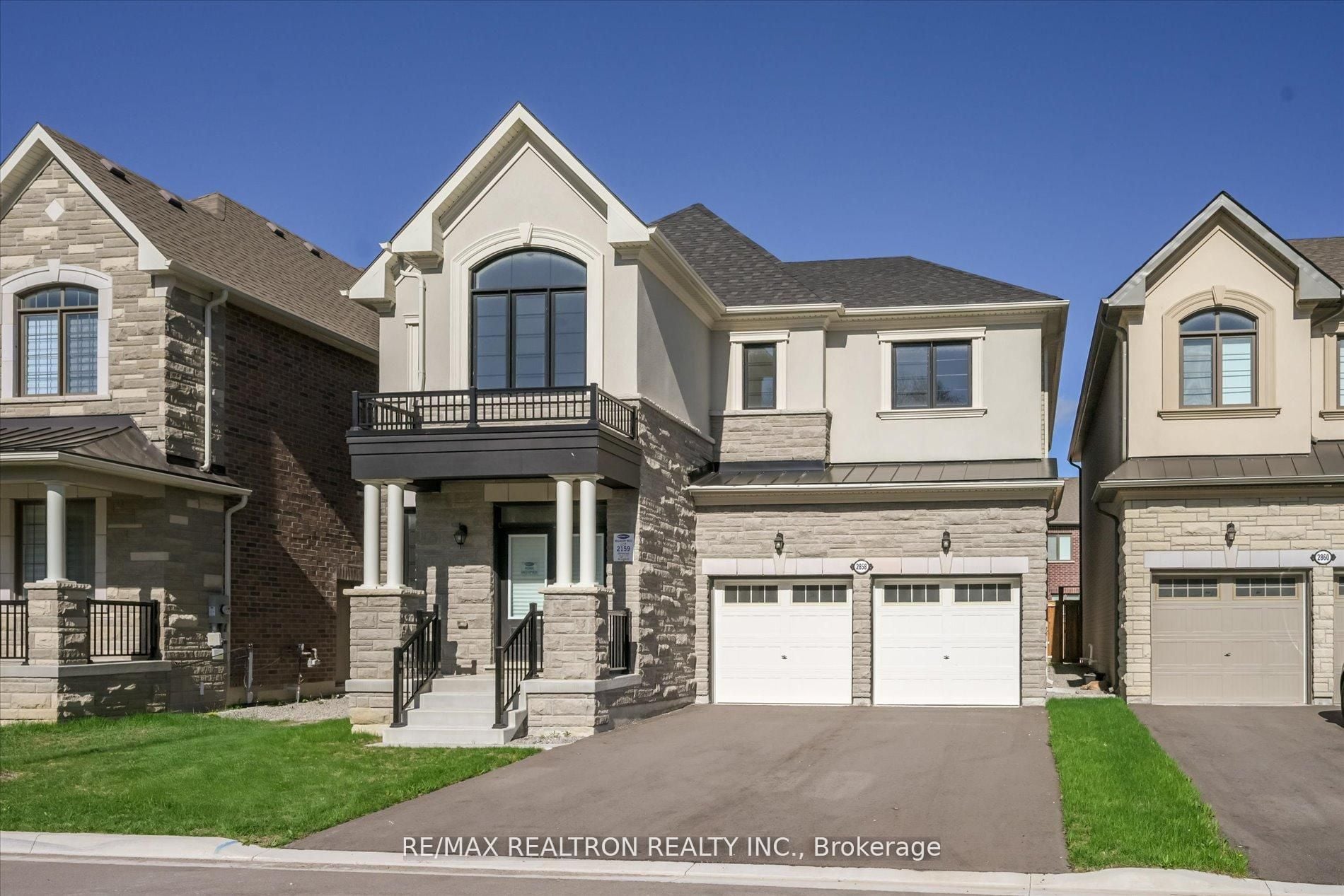 2858 Foxden Square, Pickering, ON, L1X 0N9 photo 2