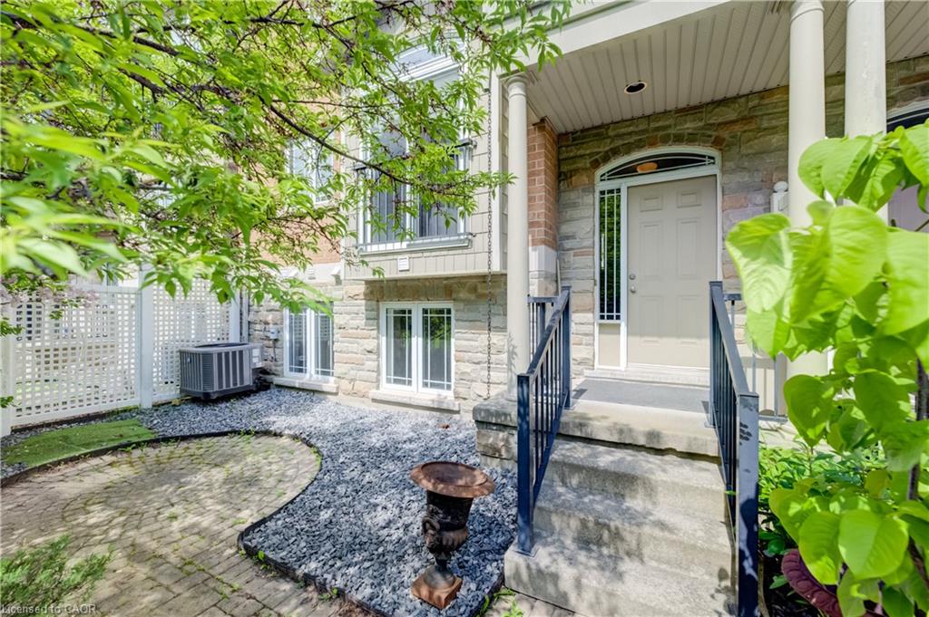 35 Grosvenor Lane, Cambridge, ON, N1R 8N2 photo 2
