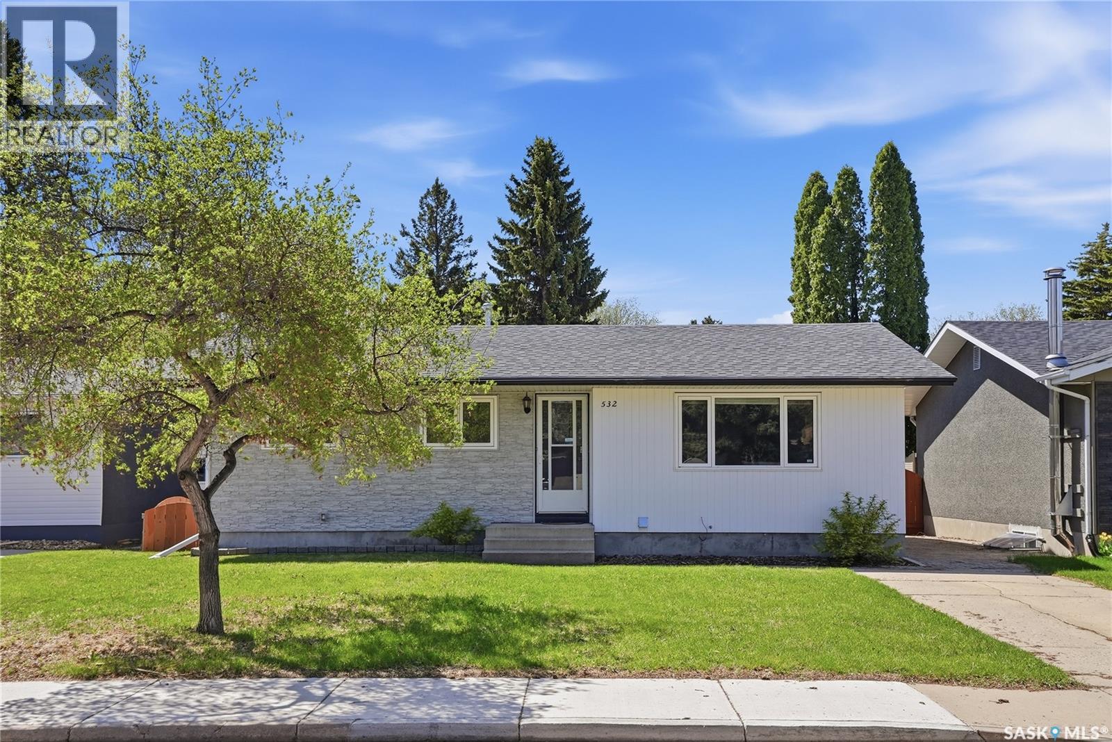 532 East Place, Saskatoon, SK, S7J2Y8 photo 2