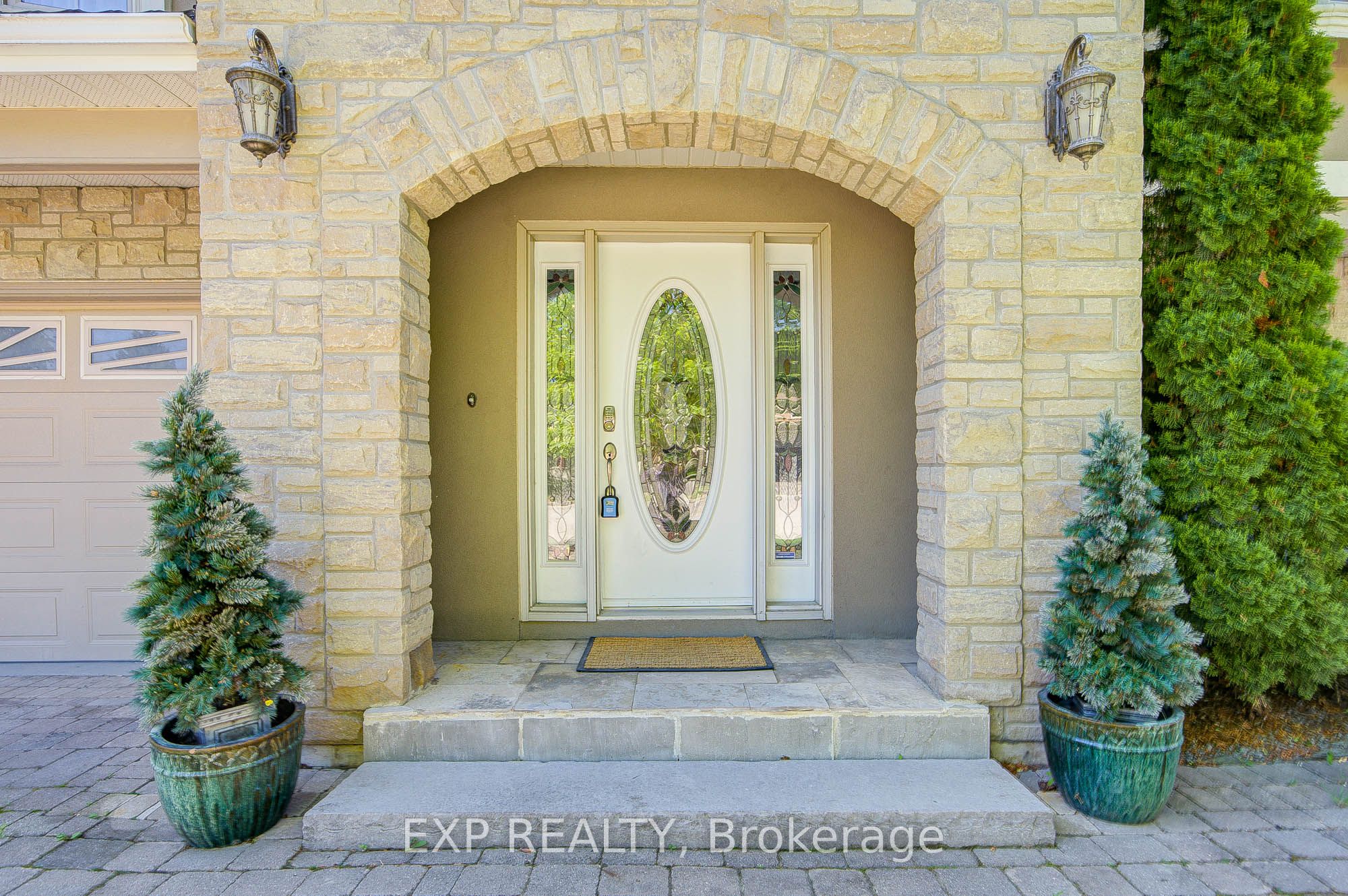 Additional image 2 of 82 Derby Court, Newmarket, ON, L3Y 5Z9