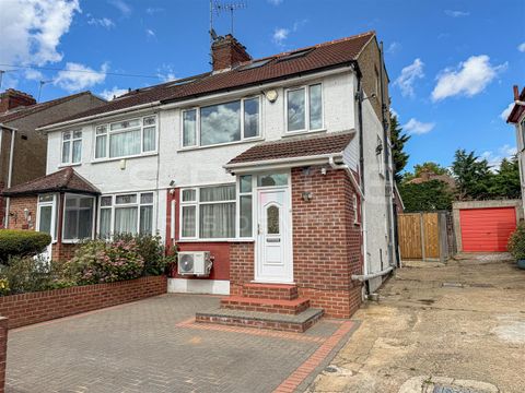Riverdene, Edgware HA8