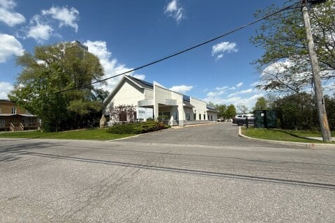 Additional image 2 of 1195 Michael Street, Ottawa, ON, K1J 7T2