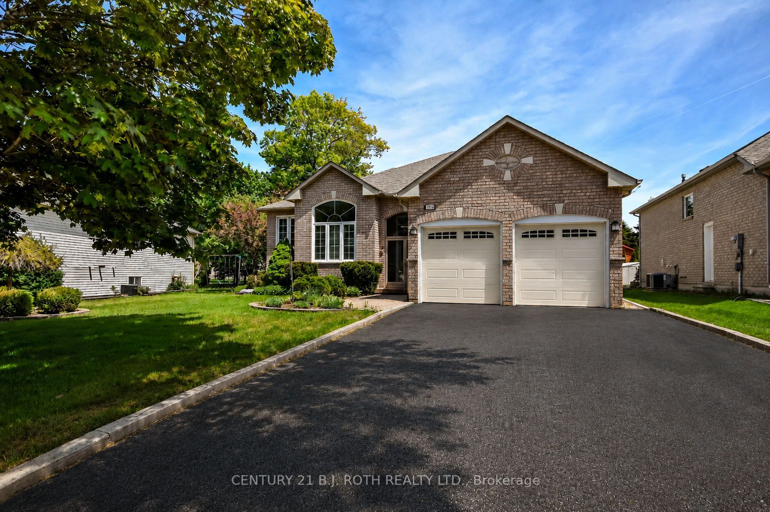 112 Silver Birch Avenue, Wasaga Beach, ON, L9Z 1N2