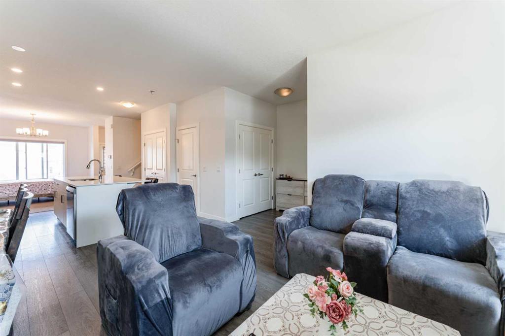 150 Red Embers Common NE, Calgary, AB, T3N1L2 photo 4