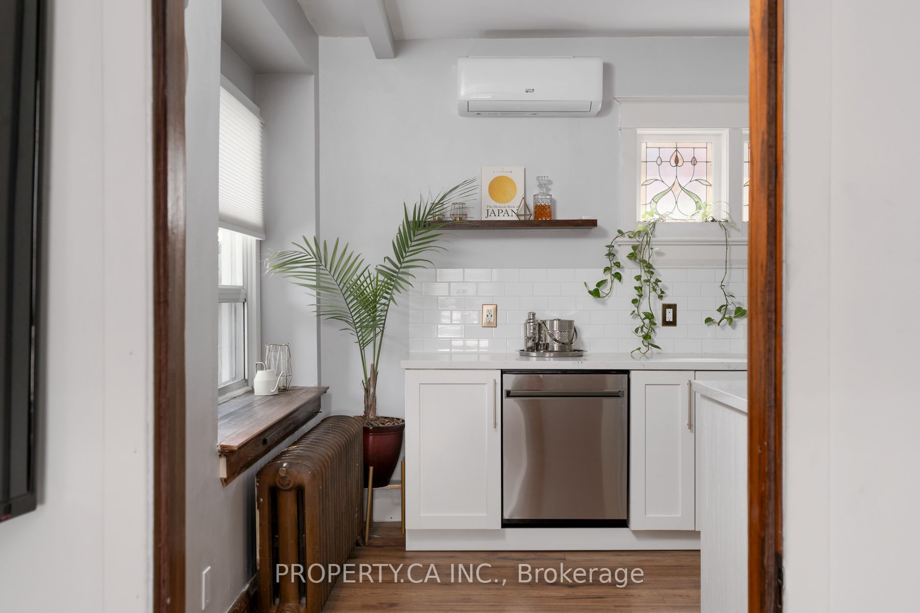 Additional image 3 of 9 Fairview Avenue, Toronto, ON, M6P 3A2