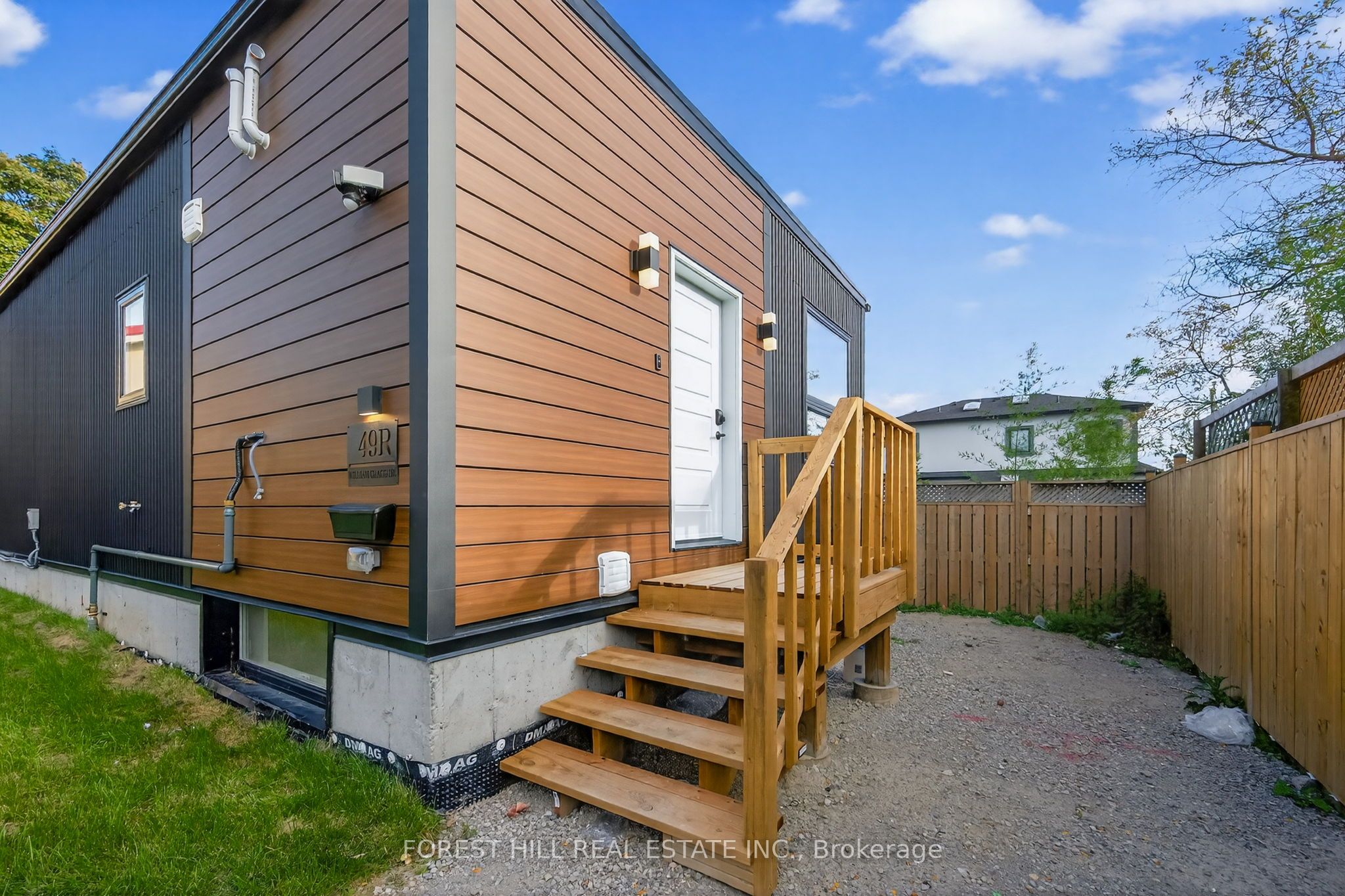 R-49 William Cragg Drive, Toronto, ON, M3M 1T8