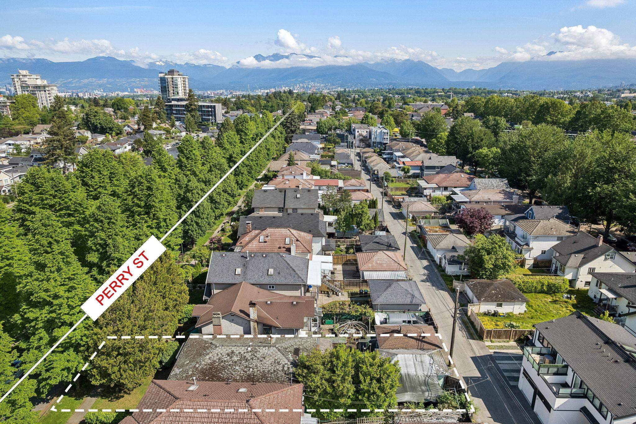 4420 Perry Street, Vancouver, BC, V5N 3X5 photo 2