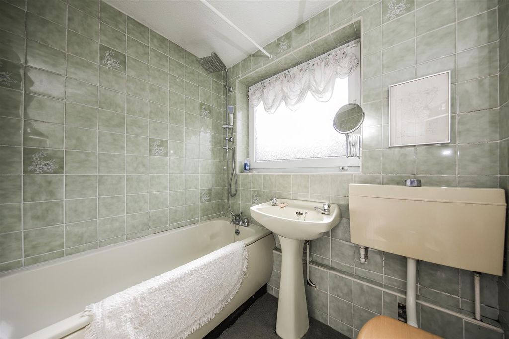 Additional image 10 of 2 bed detached bungalow for saleThe Brucks, Wateringbury, Maidstone ME18