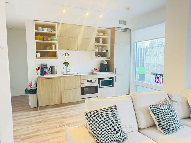 602-20 Edward Street, Toronto, ON, M5G 0C5 photo 4