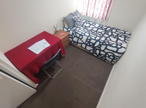 Barking IG11, Room to rent