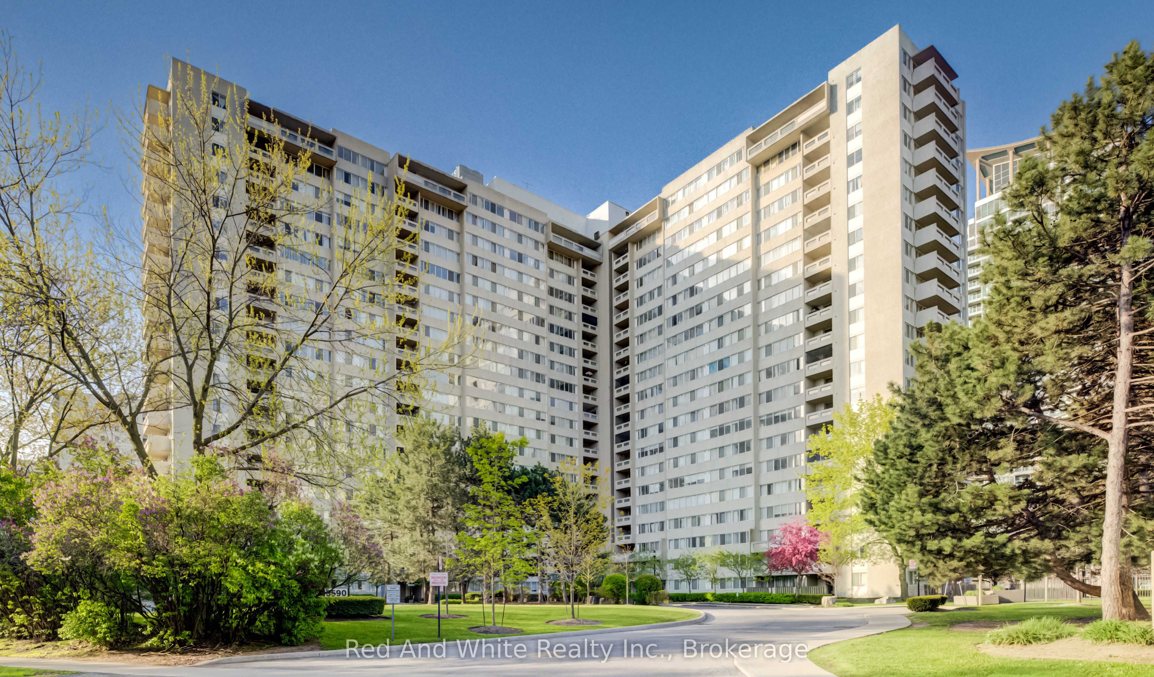 2013-3590 Kaneff Crescent, Mississauga, ON, L5A 3X3 photo 4