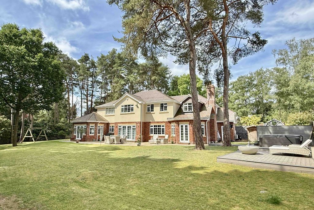 5 bed detached house for saleAvon Avenue, Avon Castle, Ringwood BH24
