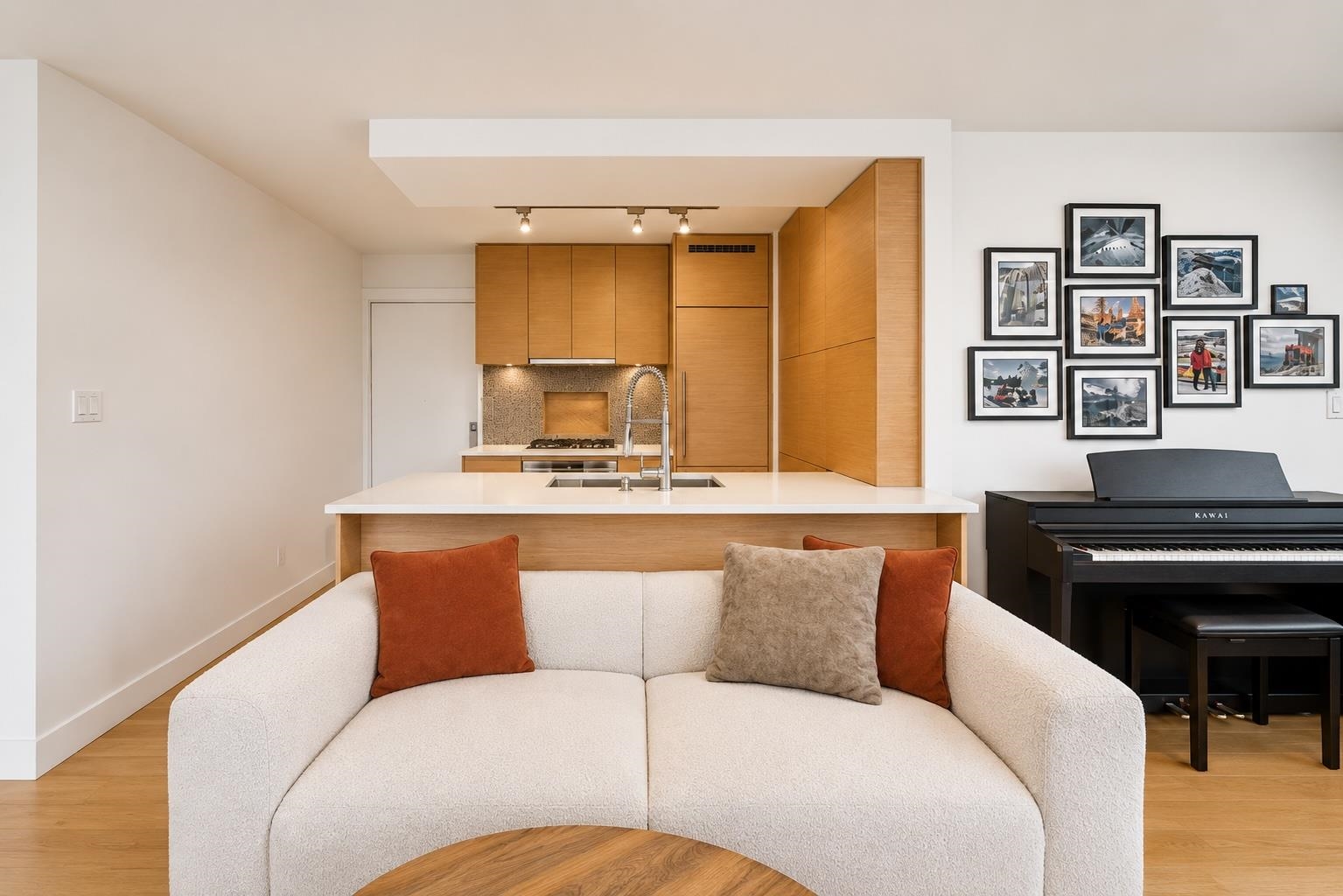 Additional image 2 of 1901-565 Smithe Street, Vancouver, BC, V6B 0E4