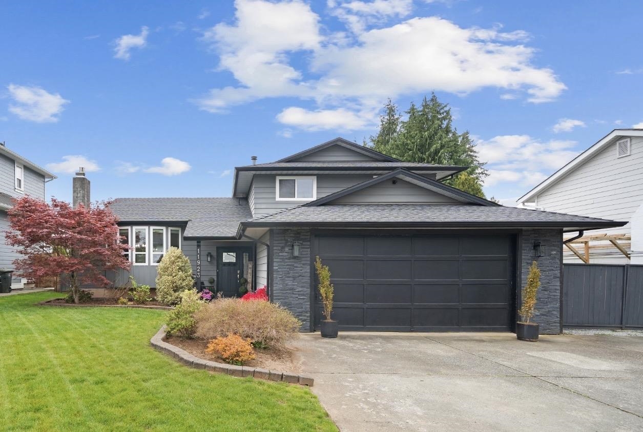 11923 194b Street, Pitt Meadows, BC, V3Y 1K3