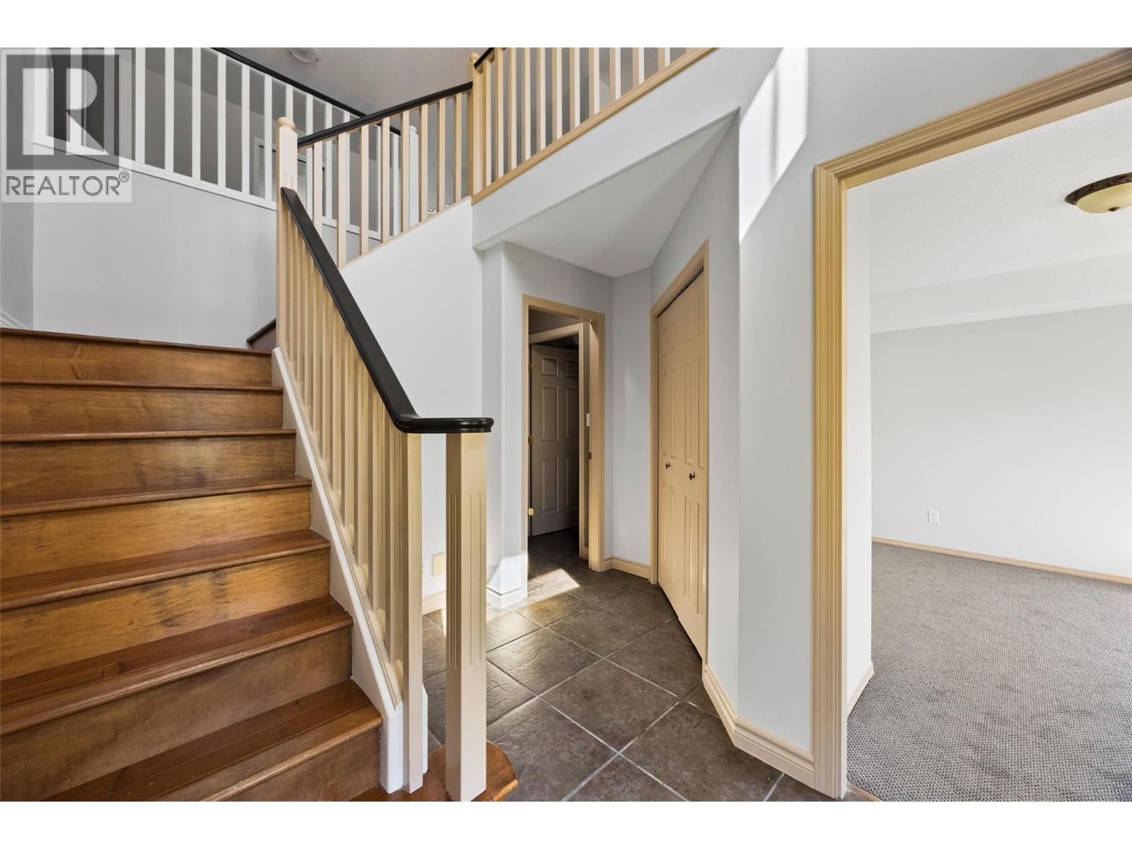 3702 Overlander Drive, Kamloops, BC, V2B8M4 photo 2
