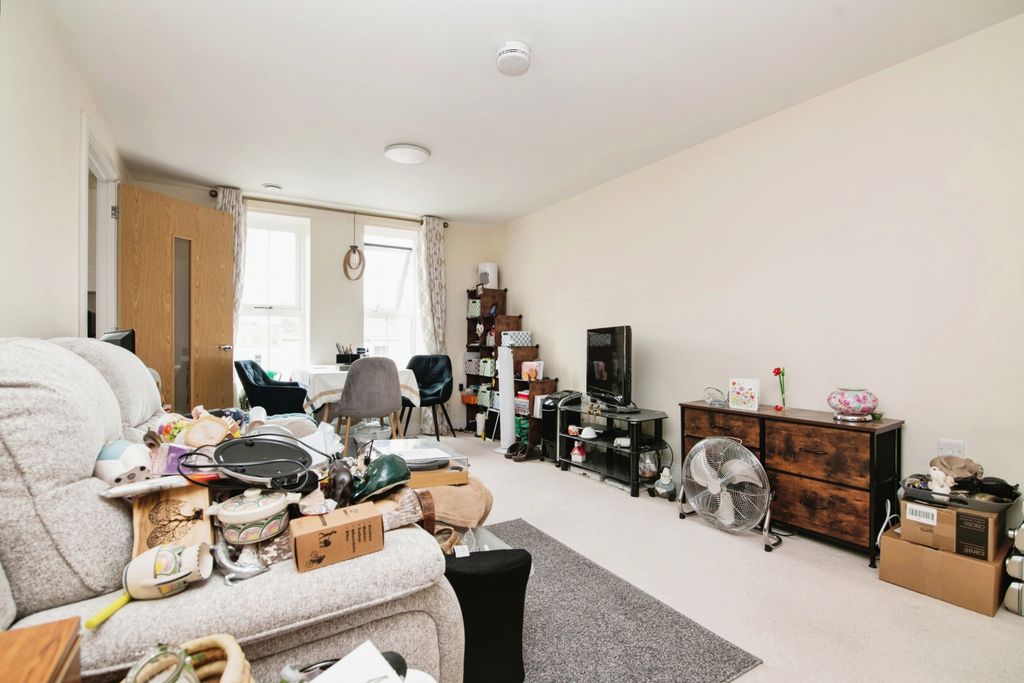 Additional image 7 of 2 bed flat for saleClive Road, Redditch, Worcestershire B97