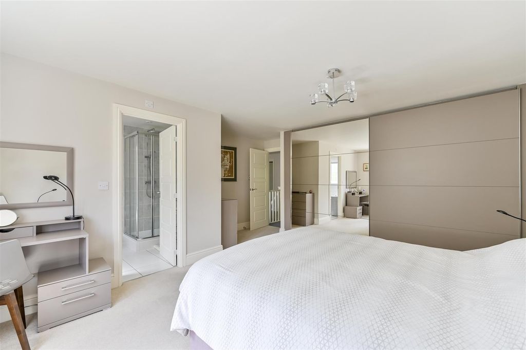 Additional image 11 of 5 bed detached house for saleWellswood Gardens, Reading RG1