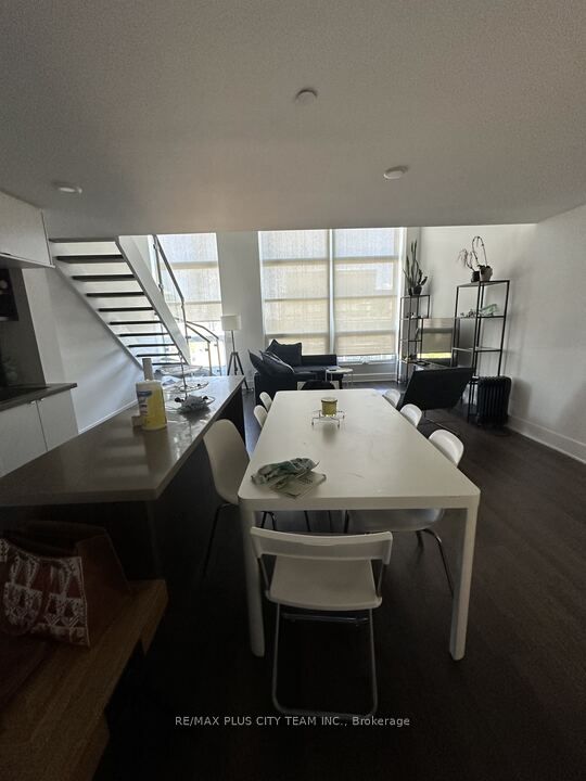 Additional image 5 of 902-111 St. Clair Avenue W, Toronto, ON, M4V 1N5