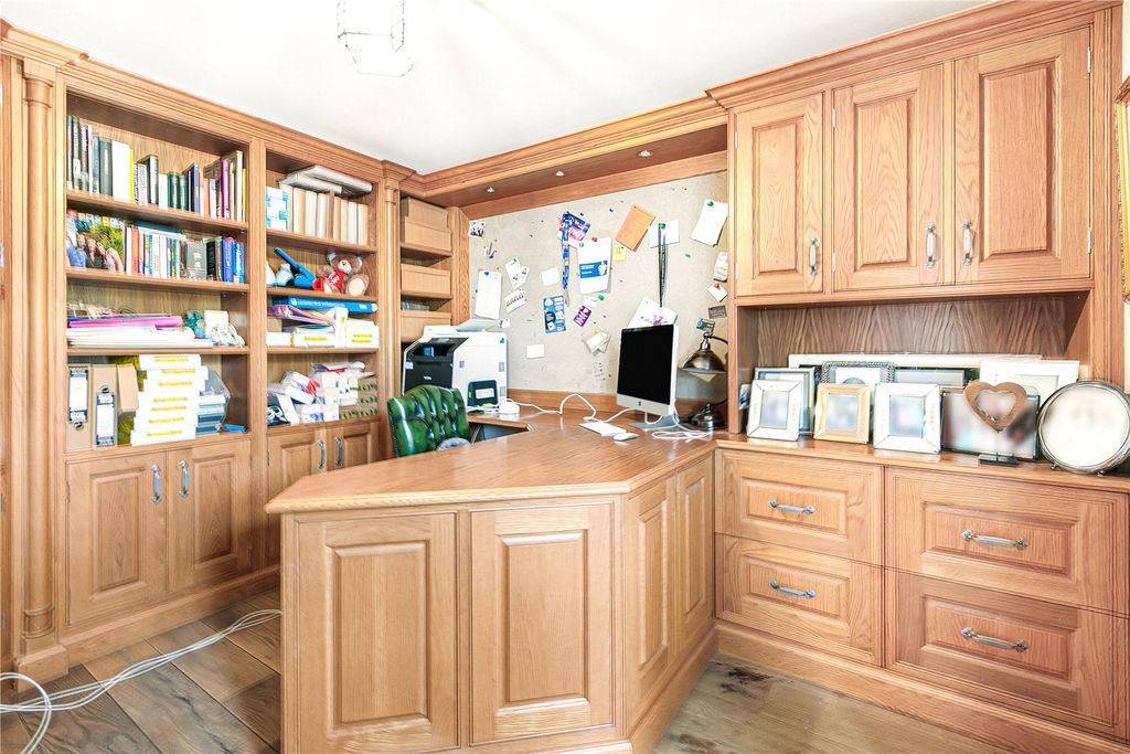 Additional image 12 of 5 bed detached house for saleNewlands Avenue, Radlett, Hertfordshire WD7