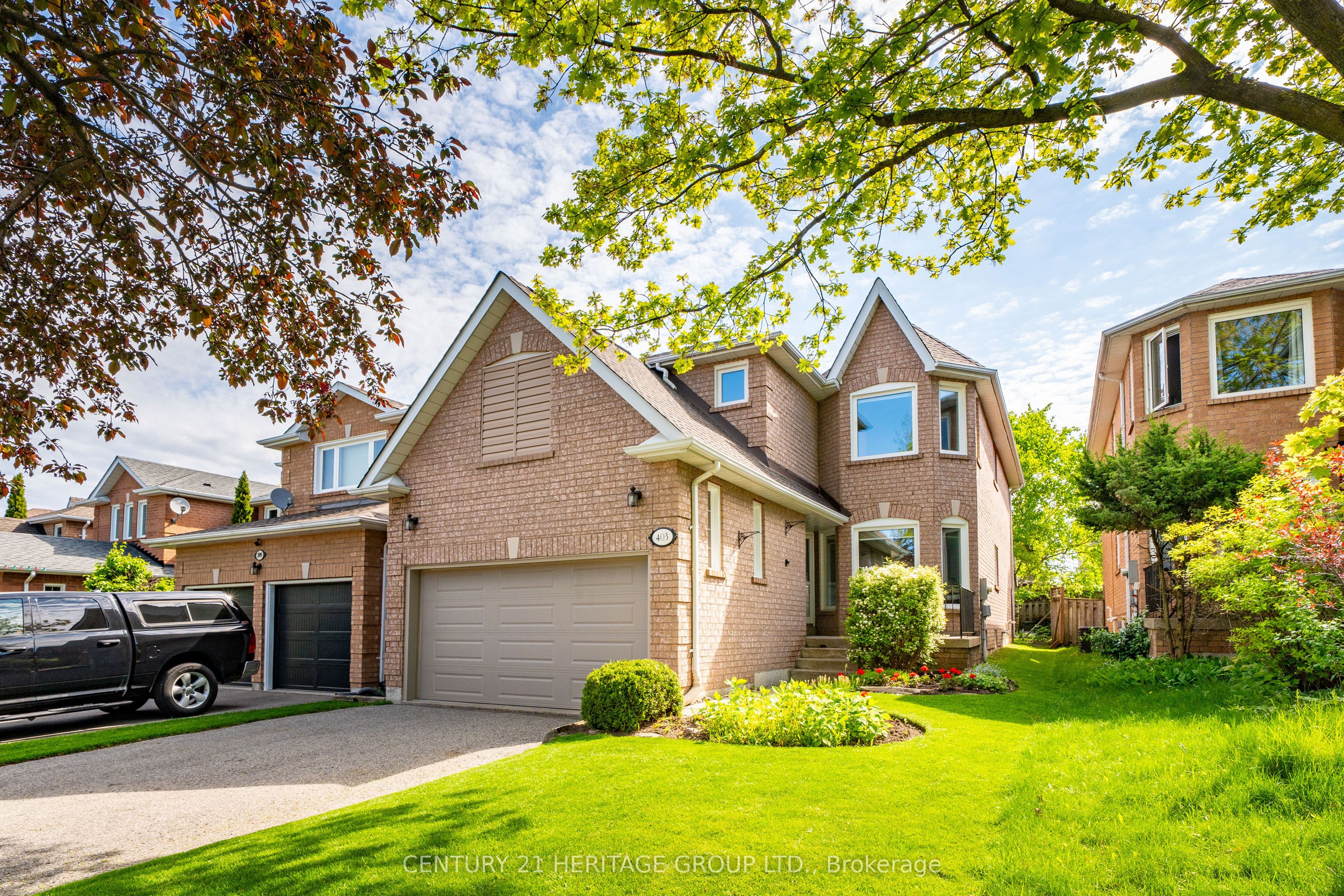 403 Bartholomew Drive, Newmarket, ON, L3X 2E7