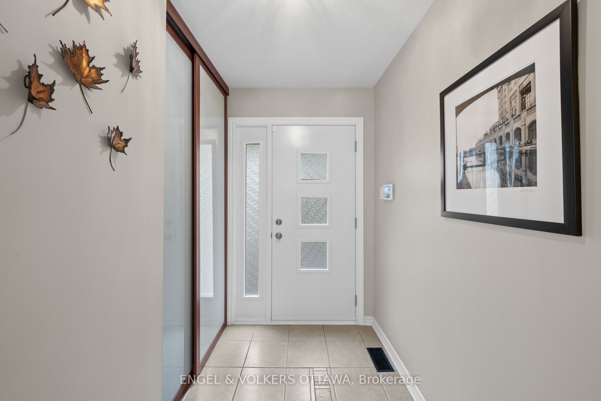 Additional image 4 of 44 Dunbarton Court, Ottawa, ON, K1K 4L4