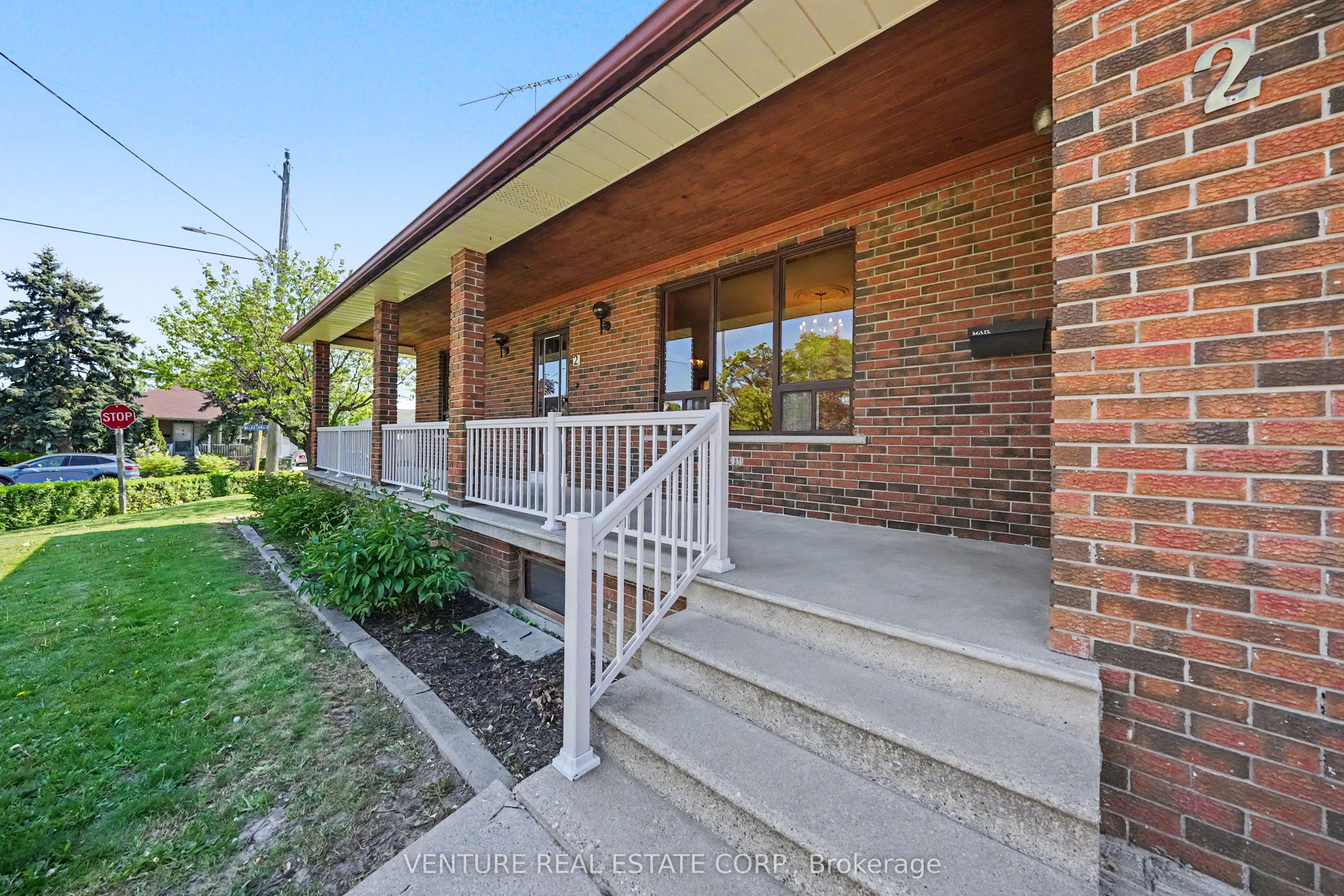 Additional image 5 of 2 Redfern Avenue, Toronto, ON, M3M 1L3