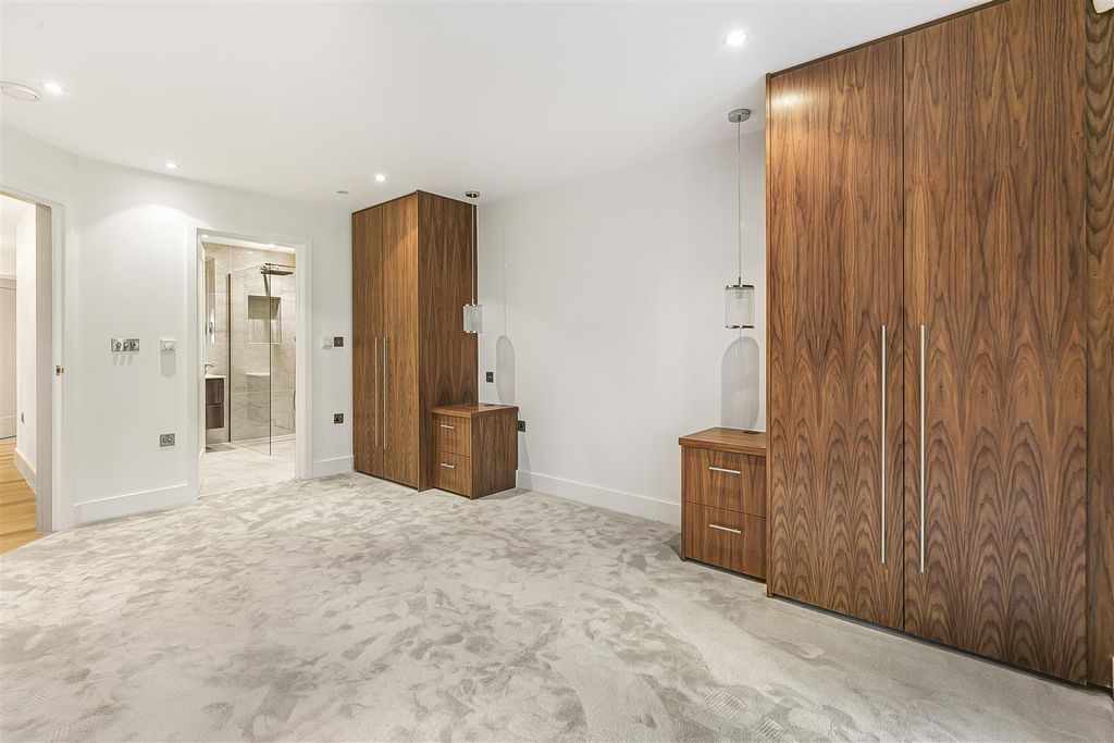 Additional image 8 of 2 bed flat for saleShenley Hill, Radlett WD7