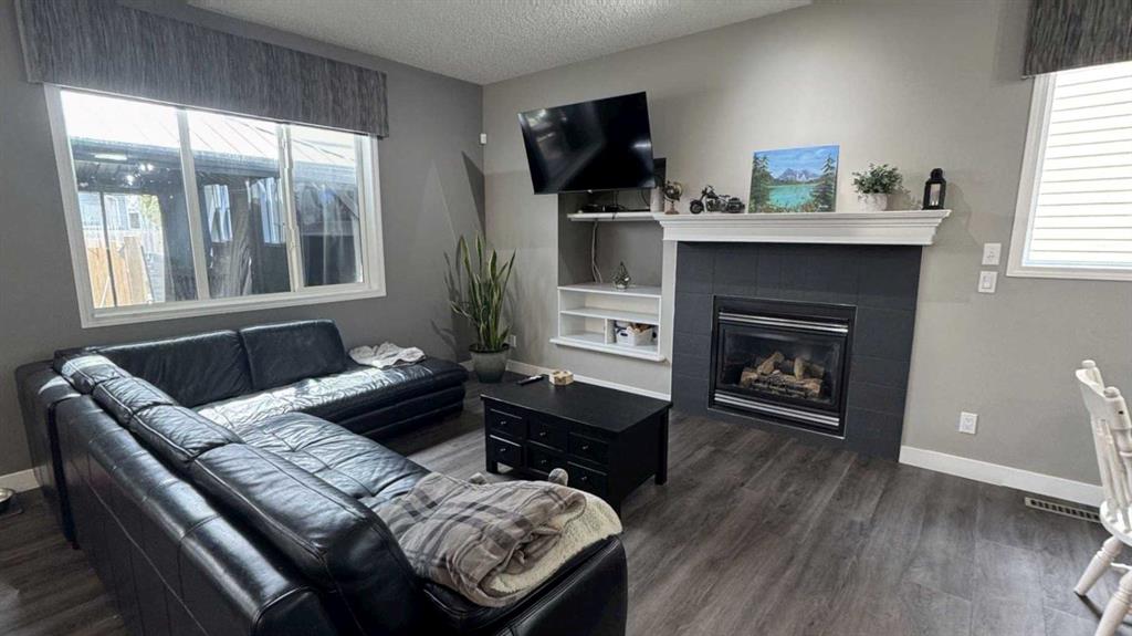 379 Cimarron Boulevard, Okotoks, AB, T1S2L8 photo 4