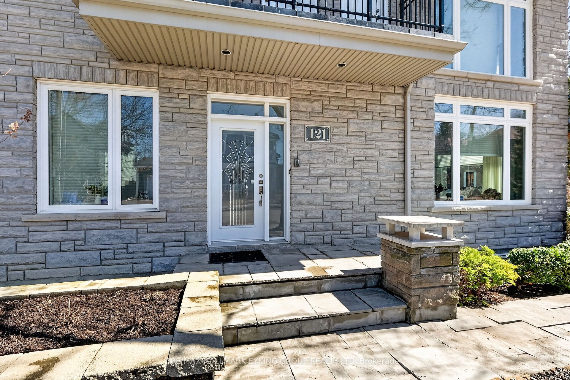 Additional image 3 of 121 Macdonald Street, Ottawa, ON, K2P 1H7