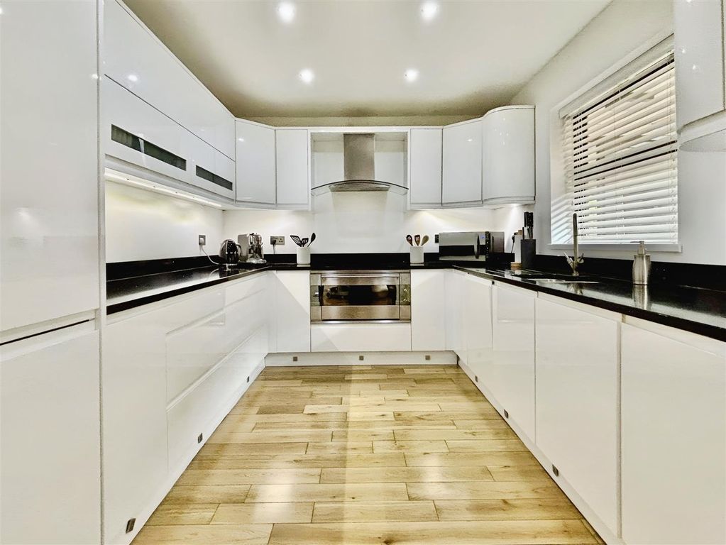 Additional image 4 of 2 bed flat for saleEsplanade, Rochester ME1