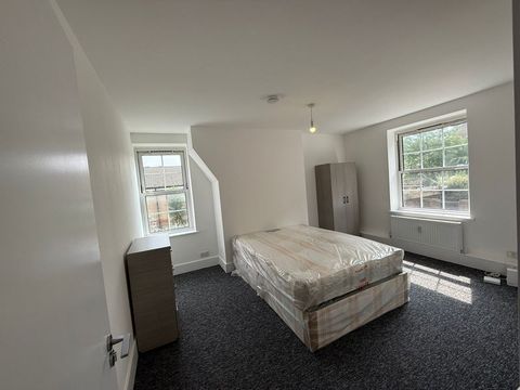 The Grove, London E15, Room to rent