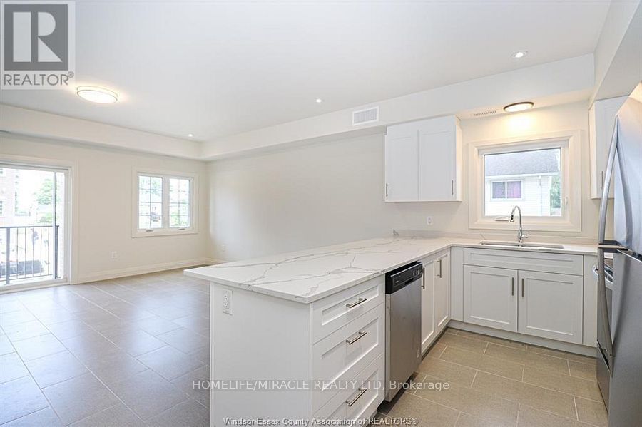 204-233 Watson Avenue, Windsor, ON, N8S 3R8 photo 3