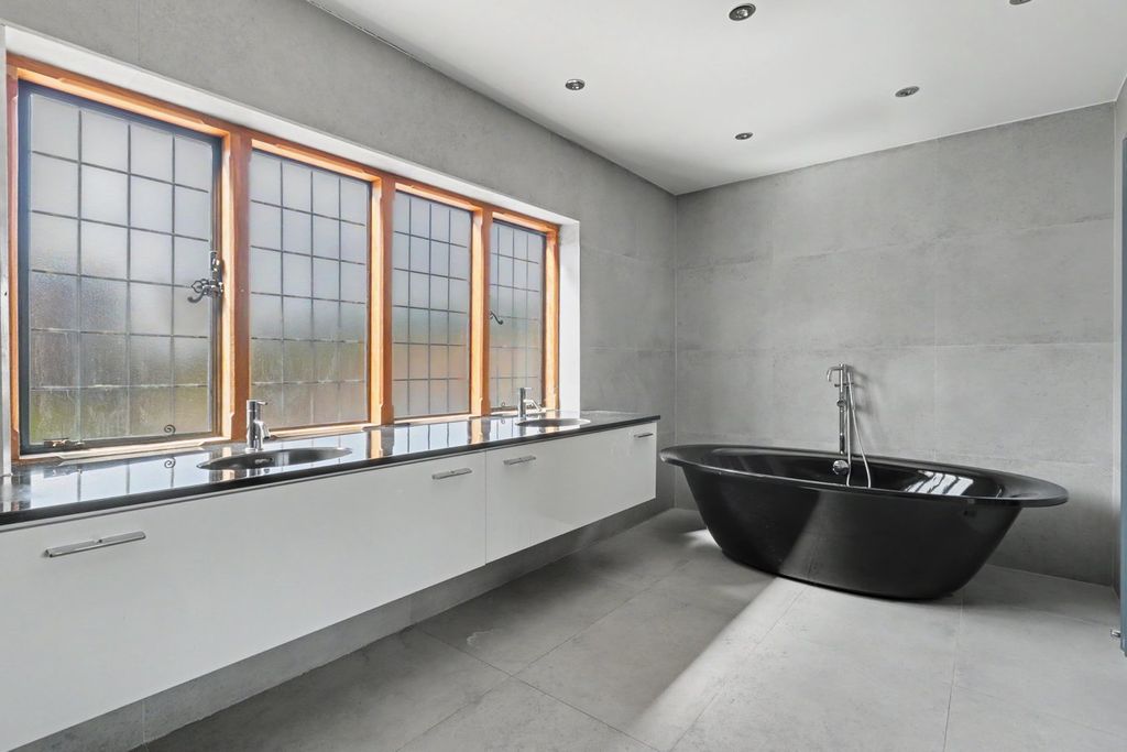 Additional image 26 of 5 bed detached house for saleShopland Hall Road, Rochford SS4
