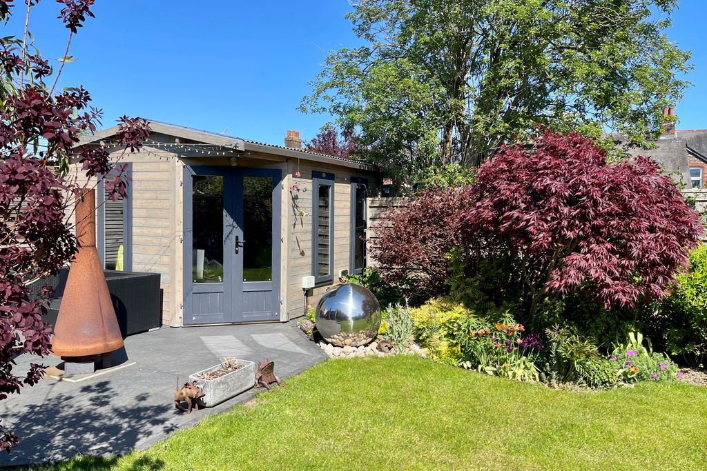 Additional image 7 of 4 bed detached house for saleMasons Bridge Road, Redhill RH1