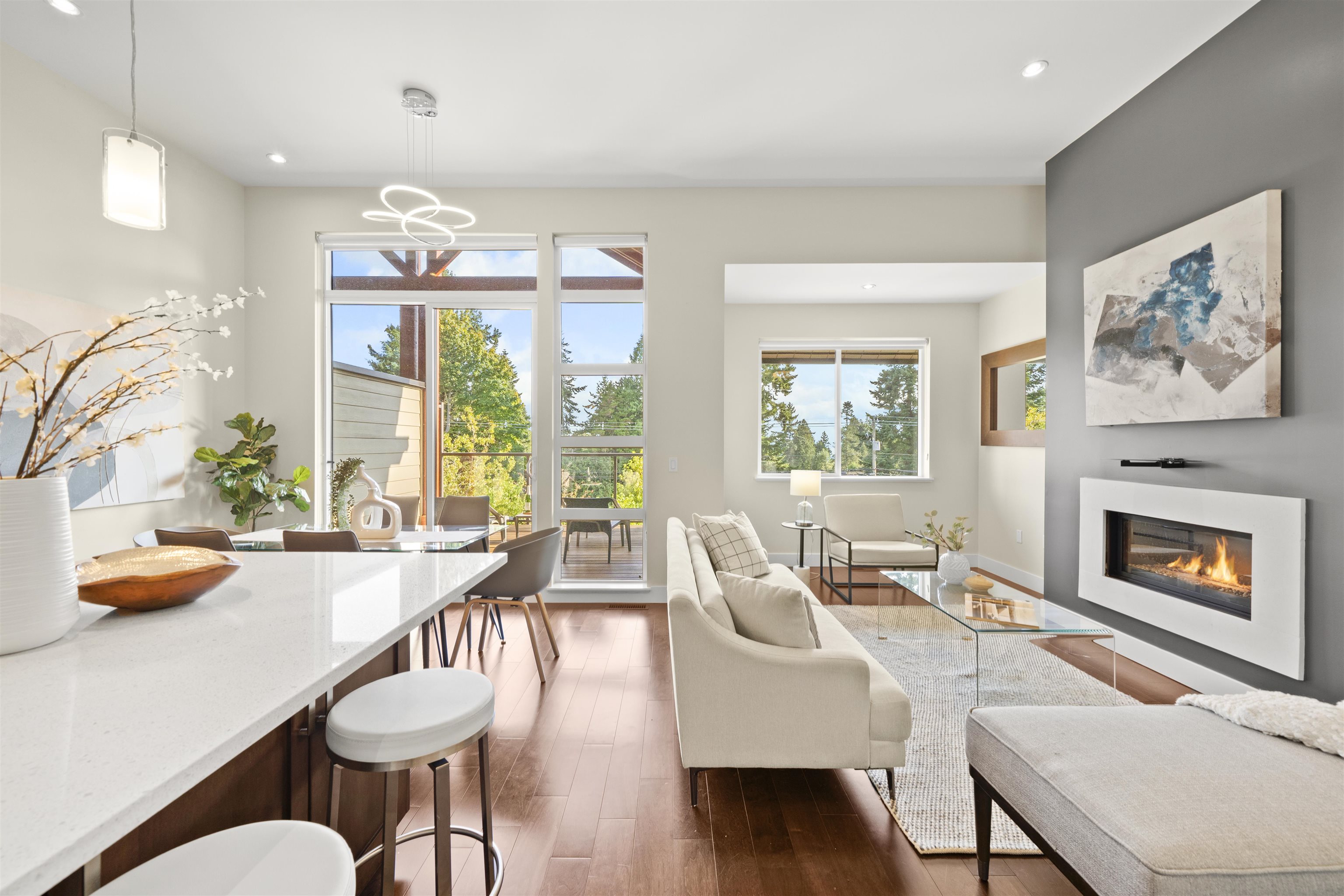 209-13585 16 Avenue, Surrey, BC, V4A 1P6 photo 3