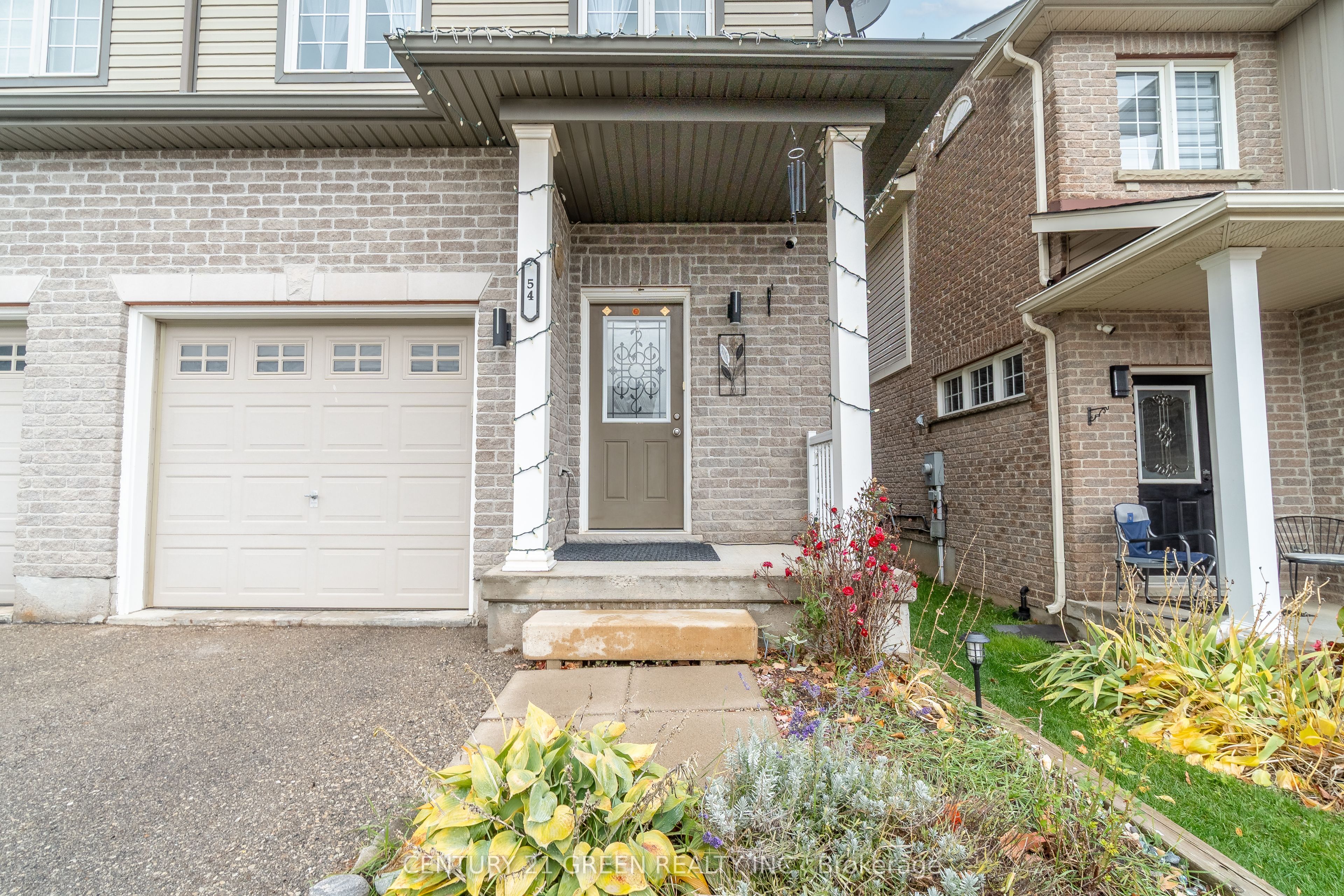 54 Rockcliffe Drive, Kitchener, ON, N2R 1W5 photo 2