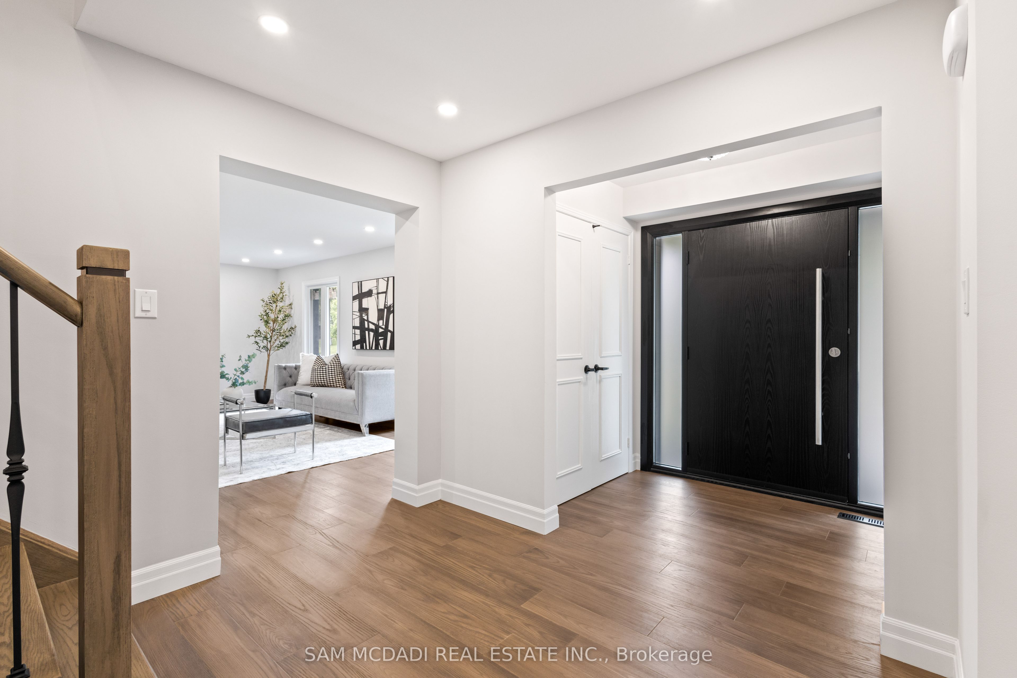 Additional image 3 of 2535 Robin Drive, Mississauga, ON, L5K 2G2