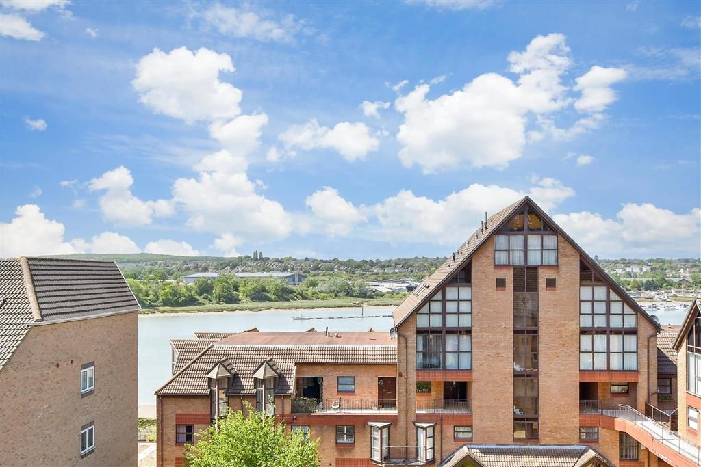 Additional image 9 of 2 bed flat for saleEsplanade, Esplanade, Rochester, Kent ME1