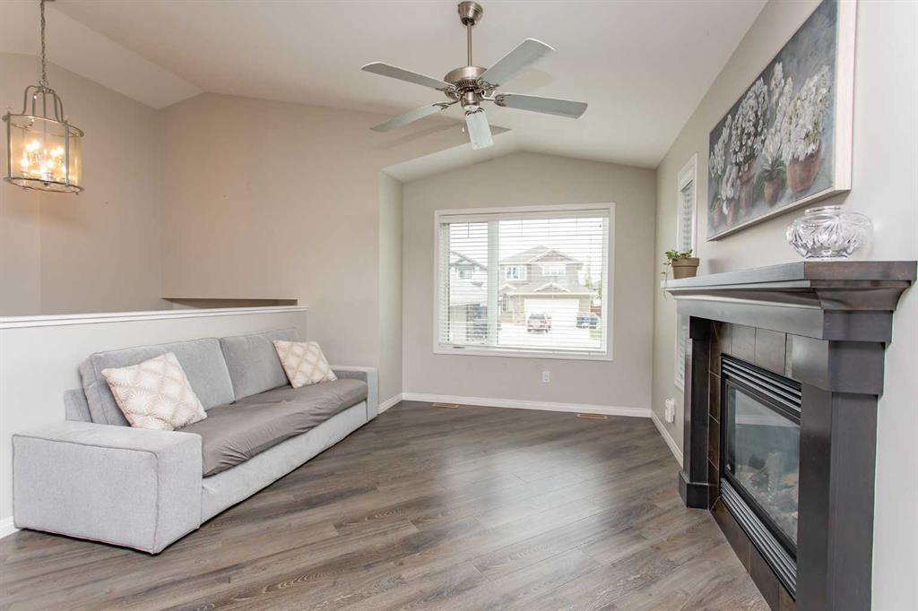 Additional image 6 of 5 Henderson Close, Penhold, AB, T0M 1R0