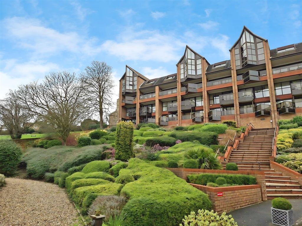 2 bed flat for saleSealand Court, Esplanade, Rochester ME1