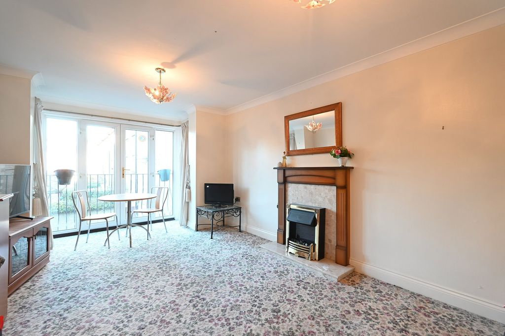 2 bed flat for saleWilliamson Close, Ripon HG4 photo 5