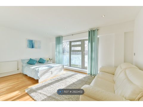 Rotherhithe Street, London SE16, Room to rent