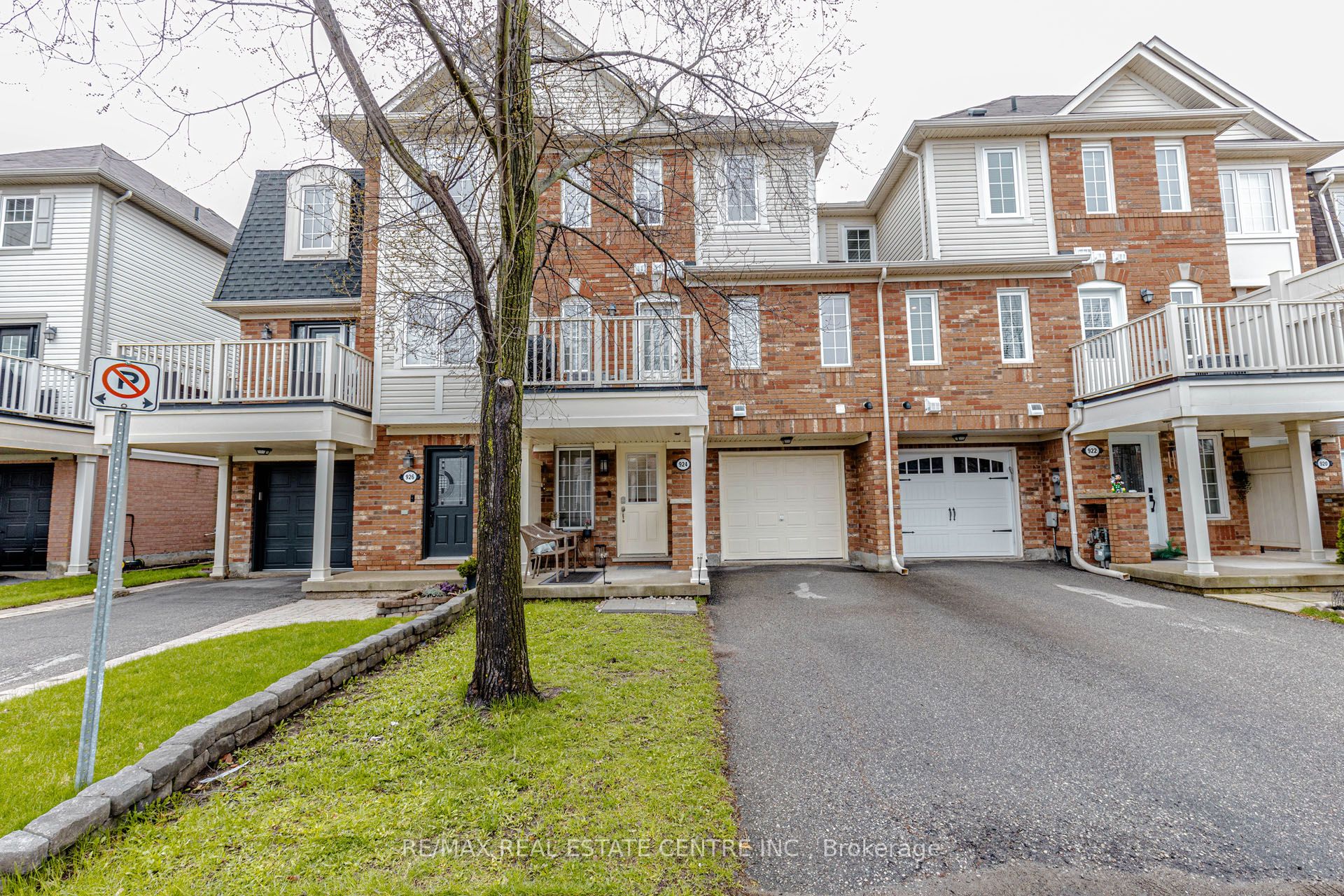 924 Burgess Gardens, Milton, ON, L9T 0K8